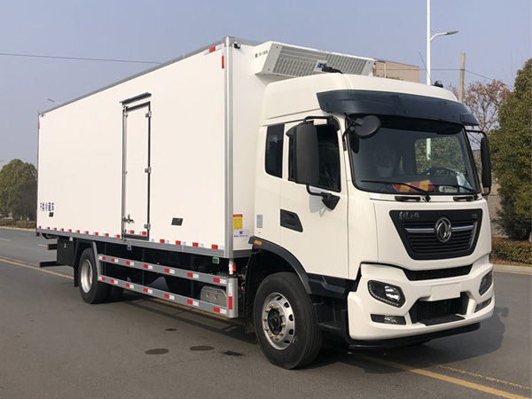 7.9米东风天锦KR冷藏车