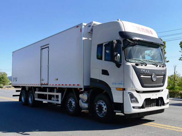 9.6米东风天龙KL前4后8冷藏车