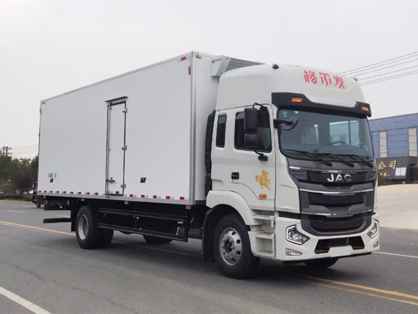 7.8米江淮格尔发冷藏车