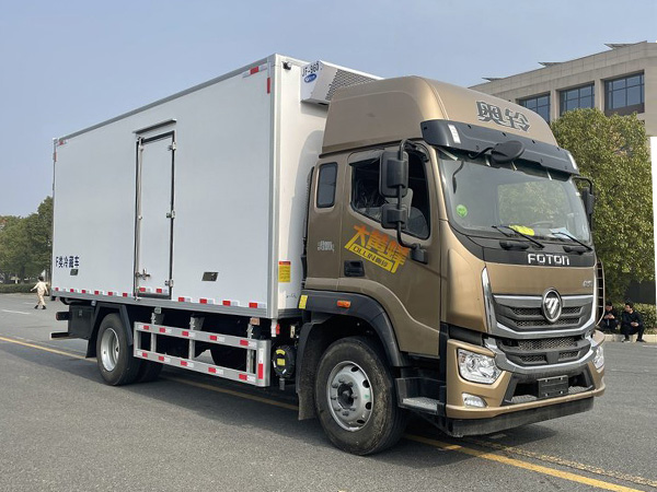 6.8米福田奥铃大黄蜂冷藏车