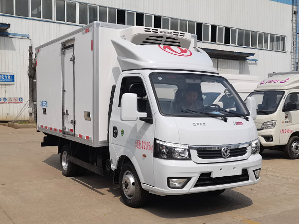 3.5米东风途逸T5Q冷藏车