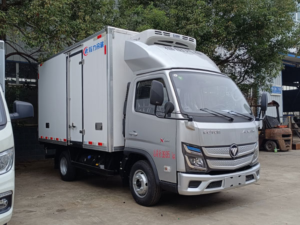 3.8米福田欧马可X卡冷藏车